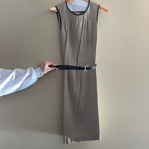Michael Kors rayon and spandex belted dress with zipper in back